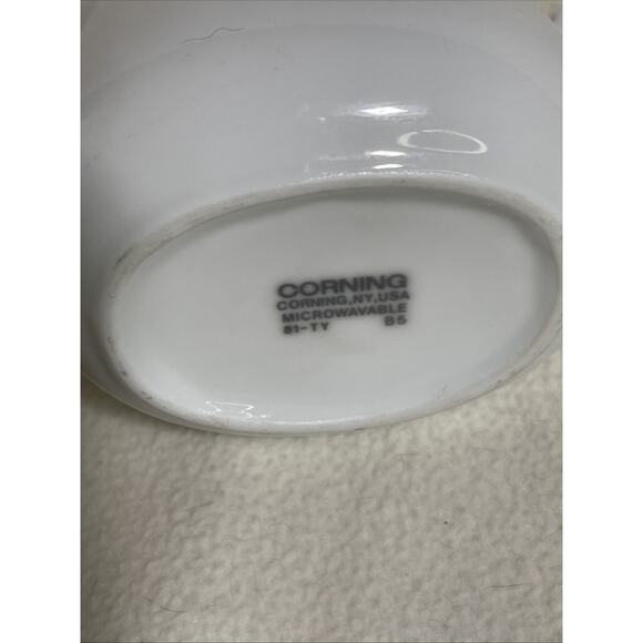 Beautiful Corning Blue Dusk Flower Designed Handled Gravy Boat - Picture 5 of 7